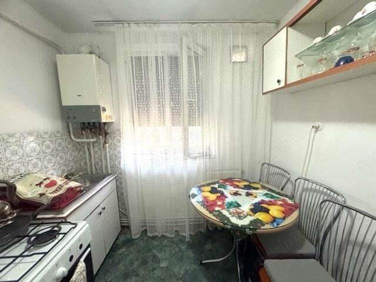 Apartament 3 camere etaj 1 zona BCR - 11