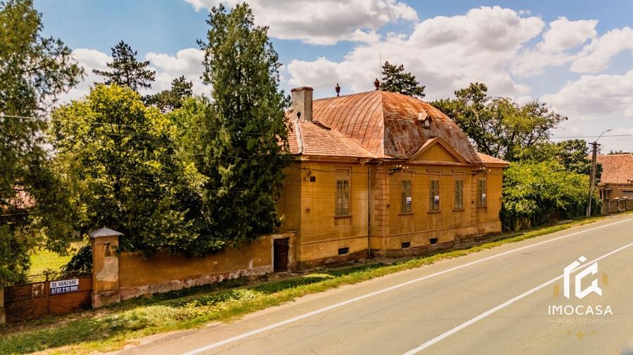 Vila Conac boieresc contelui Fabia 1920 de vânzare Păuliș Arad 2,4 ha - 2