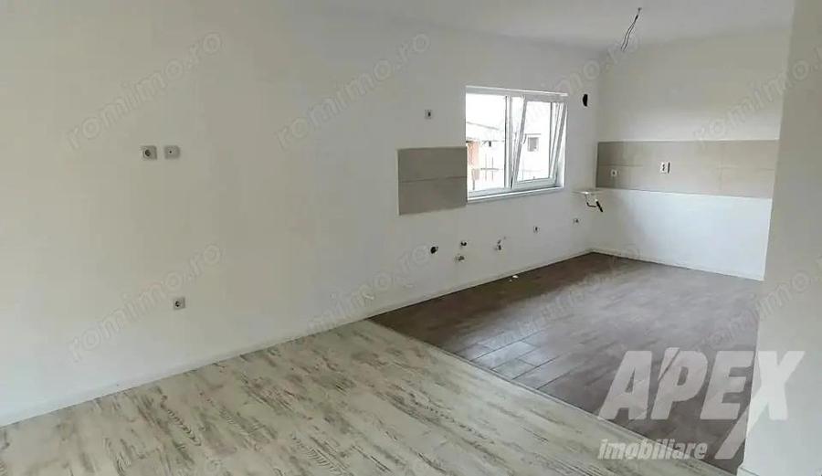 Vanzare casa parter cu 4 camere Vedere la lac| Crevedia -Strada Caisului - 2