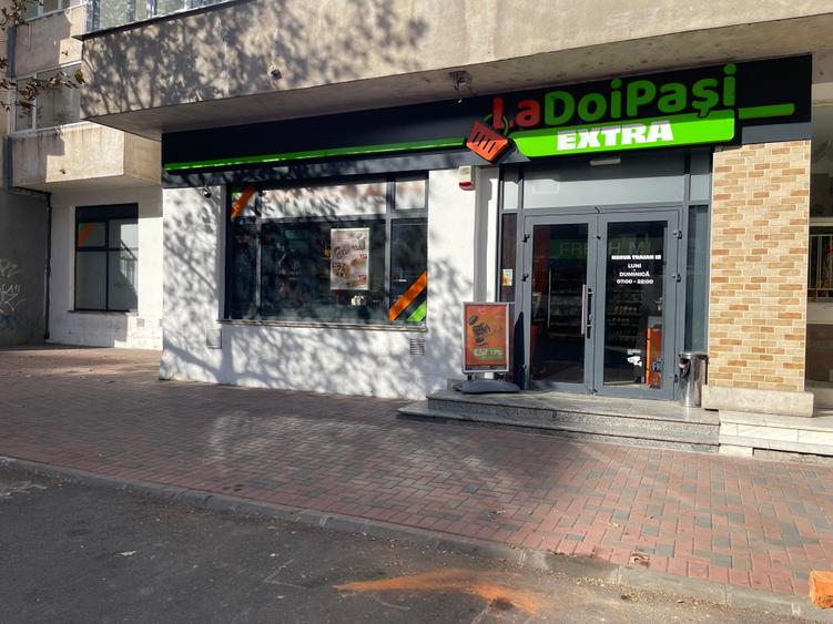 Inchiriere spatiu comercial 130mp, zona cu vad pietonal intens - 1