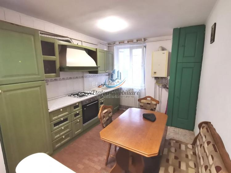 Apartament 3 camere, etaj 2, zona semicentrala, Piatra Neamt