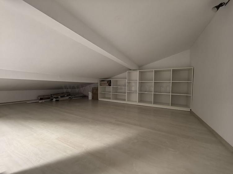 Vilă cu Piscina in Tunari - 24