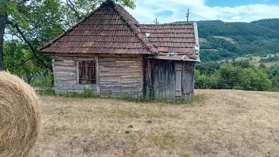 Se vinde casa batraneasca in zona de munte - 2