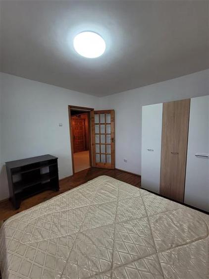 Apartament cu 2 camere decomandat, mobilat în Central