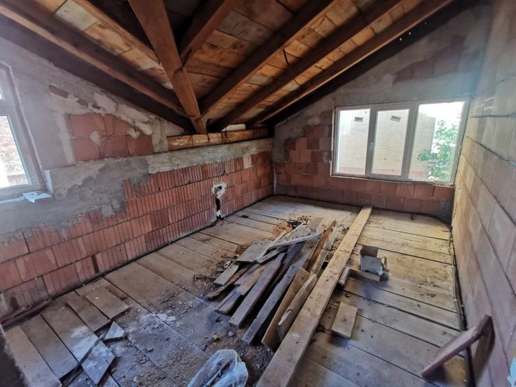 Casa De Vanzare La Rosu – Sagului- 650 - 5