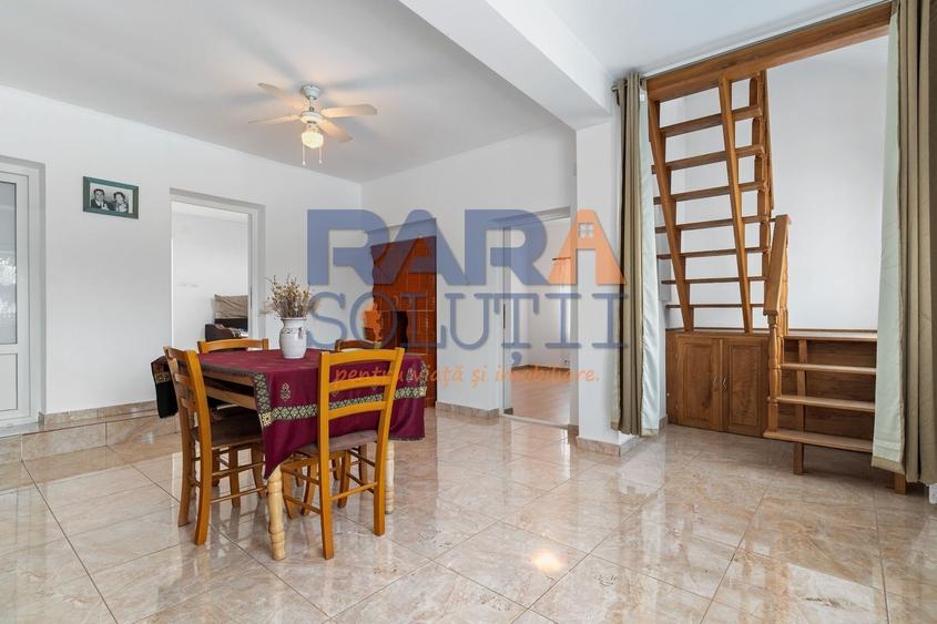 Casă 2015 - 4 dormitoare, 2 băi, 2 bucătării - 12