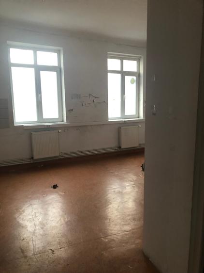 Călărași Închiriez casa Individuala parter 430 mp curte 100 mp centrală proprie - 2