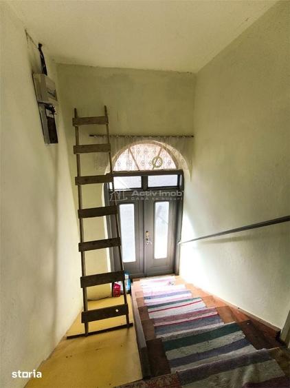 Casa generoasa de vanzare la tara - 10