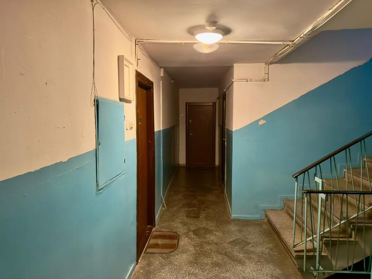 Garsoniera decomandata, 1 minut metrou Gorjului , bloc anvelopat - 12