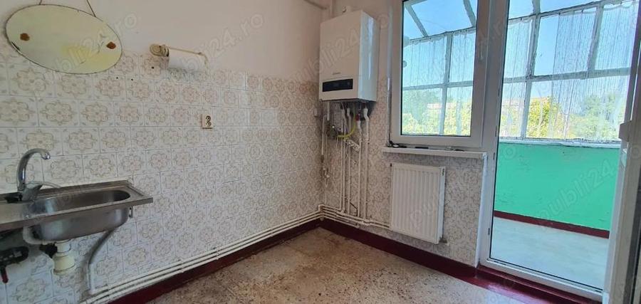 Vanzare apartament decomandat - 3 camere, zona ultracentrala - 6