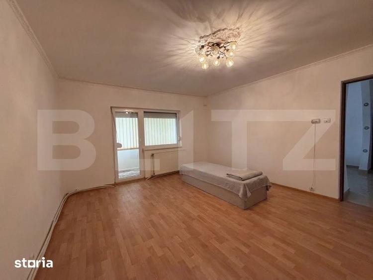 Apartament cu 3 camere decomandat în Micro 16