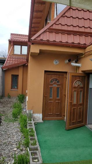 Vand 3 studiouri, 4 camere cu bai proprii ?i bucatarie comuna, toate situate in aceea?i cladire - 4