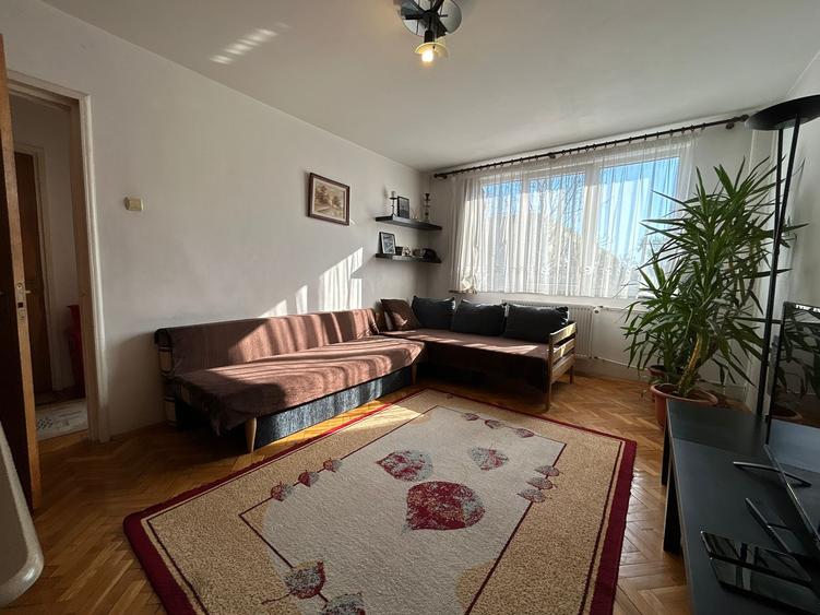 1 Decembrie 1918 3 Camere  Etaj 2 62 Mp 7 Min Metrou Bloc 1975 Reabilitat - 1