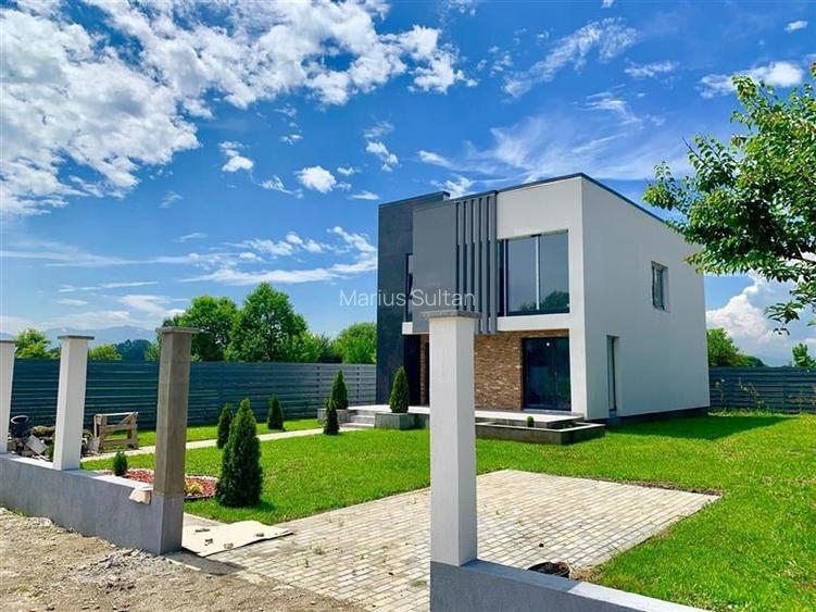 Casa in stil mediteranean la cheie, in Stupini, Brasov