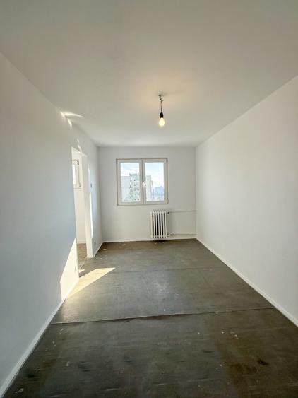 Vanzare Garsoniera Metrou Parc Drumul Taberei, Piata Moghioros - 1