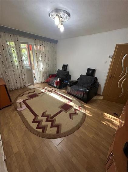 Etaj 2 - Mircea cel Batran, 3 camere mobilat cu geam la baie - 1