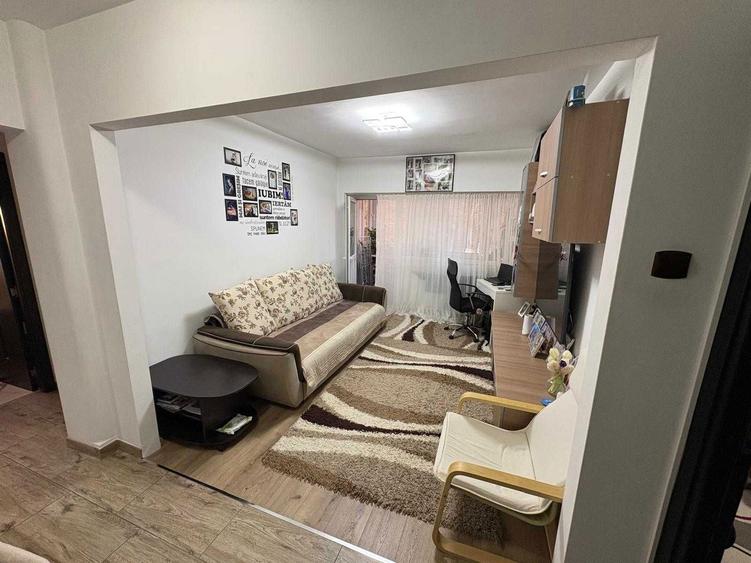 Vand apartament 3 camere decomandat et1 - 5