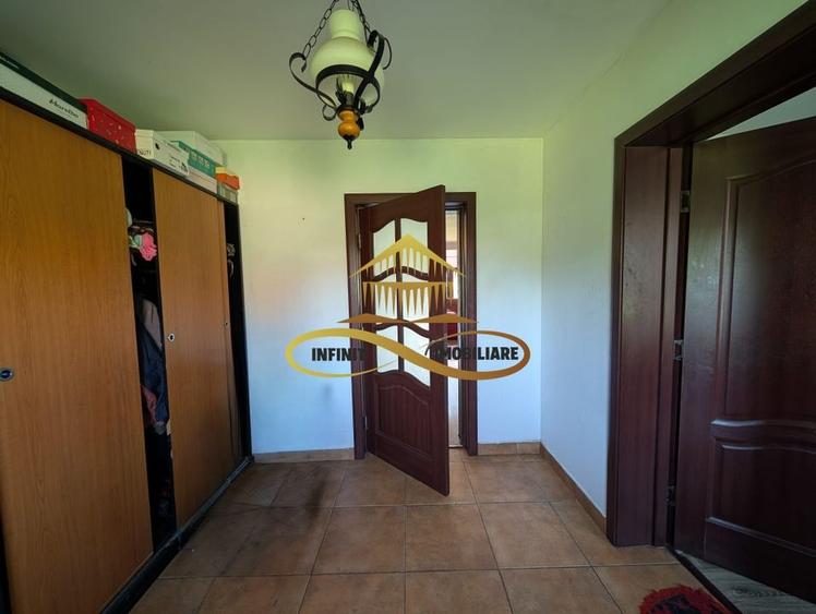 Casă &icirc;n Traian, poziție excelentă! - 4