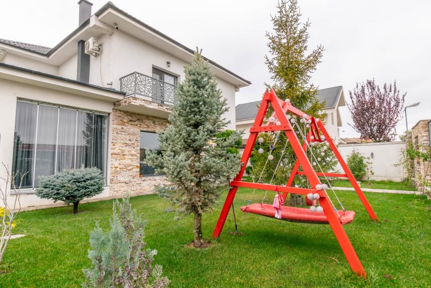 Locuinta construită pentru a fi locuită, nu doar admirată, complet mobilata - 15