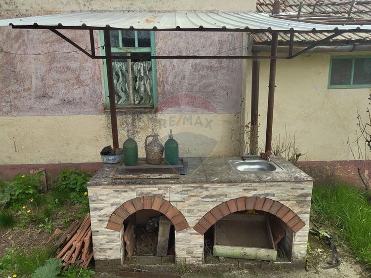 Casa de vanzare cu teren de 2175 mp,anexe si livada generoasa | Mailat - 28