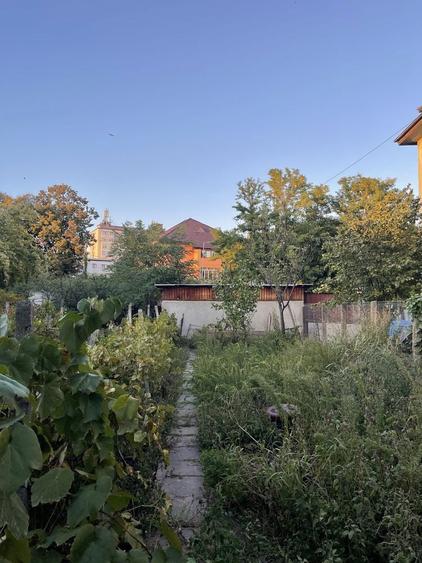 Casa Tecuci teren 670mp+anexe/2 iesiri strada Nicoresti-Andrei Saguna - 1