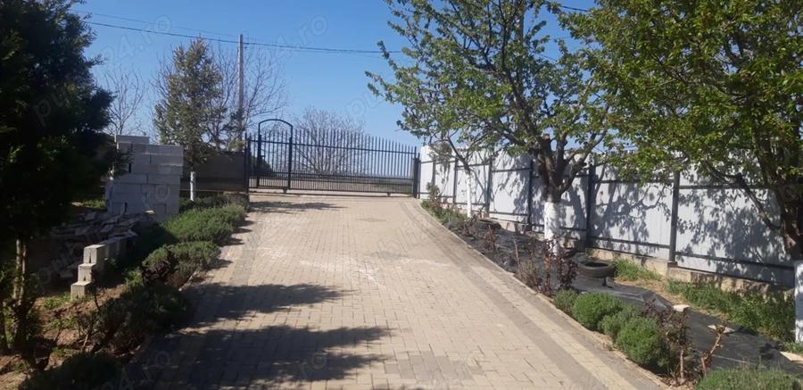 Vand casa cu etaj la Horle?ti, com Rediu - 1