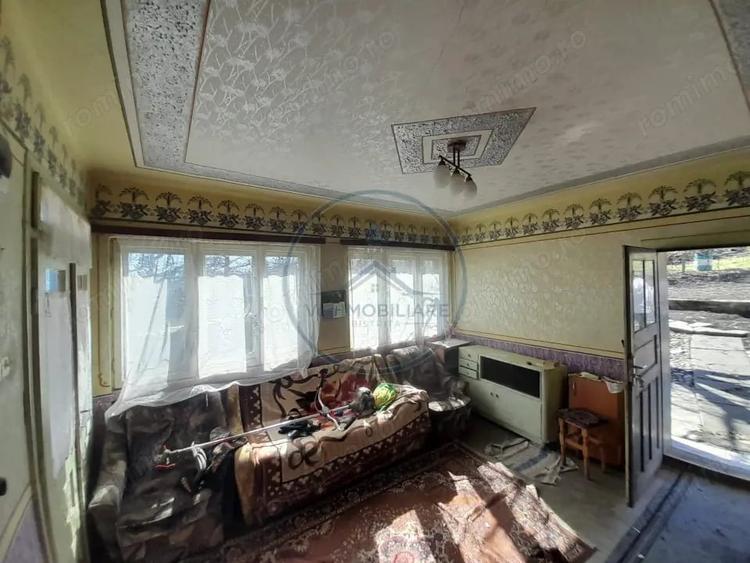 Casă cu 3 camere cu Teren 2400 Mp în Central