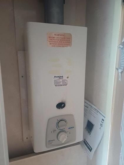 De vanzare casa pe roti , 3 dormitoare , 2 bai, living si bucatarie, mobilat utilat , pre? 21800 E - 10