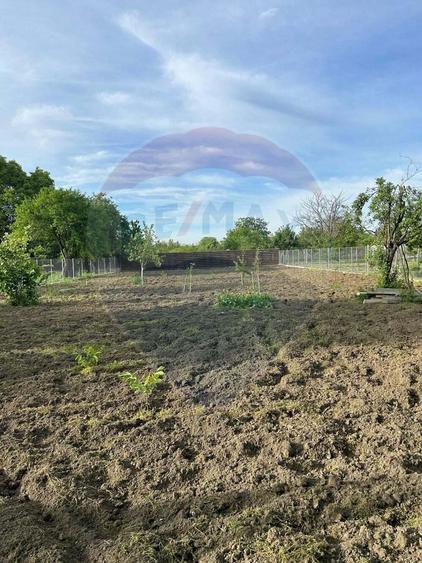 Casa Golesti cu 2 camere- teren 1296mp - 17