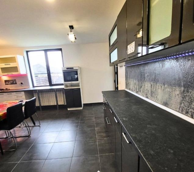 Casă de tip parter + etaj la 5 Drumuri în Valea Adâncă - 10