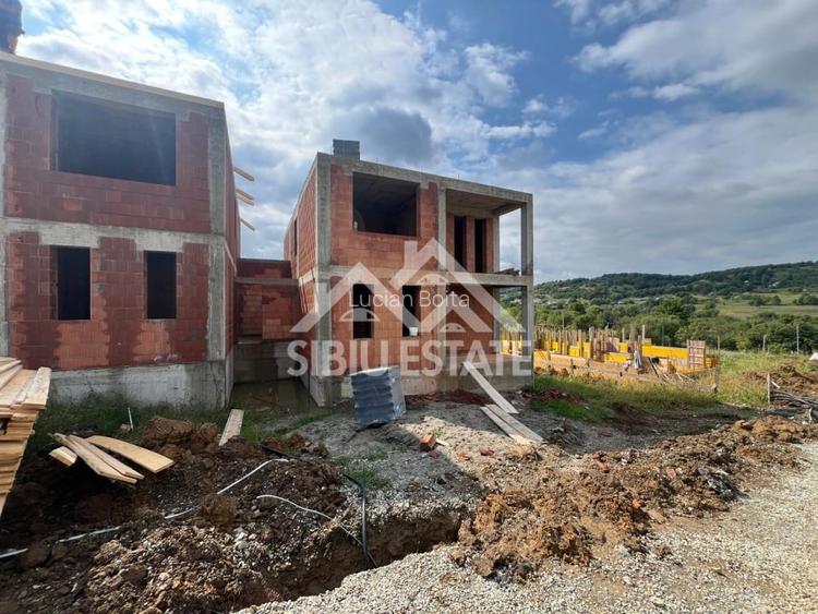 Duplex spatios cu priveliste superba spre cetate, Cisnadie Duplex spatios cu priveliste superba spre cetate, Cisnadie