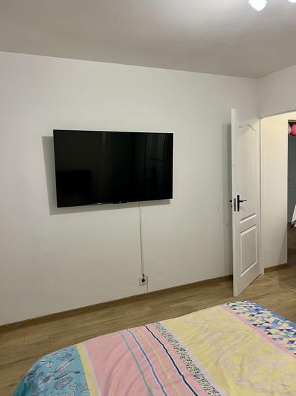 Ofer chirie/ cautam colega - 2