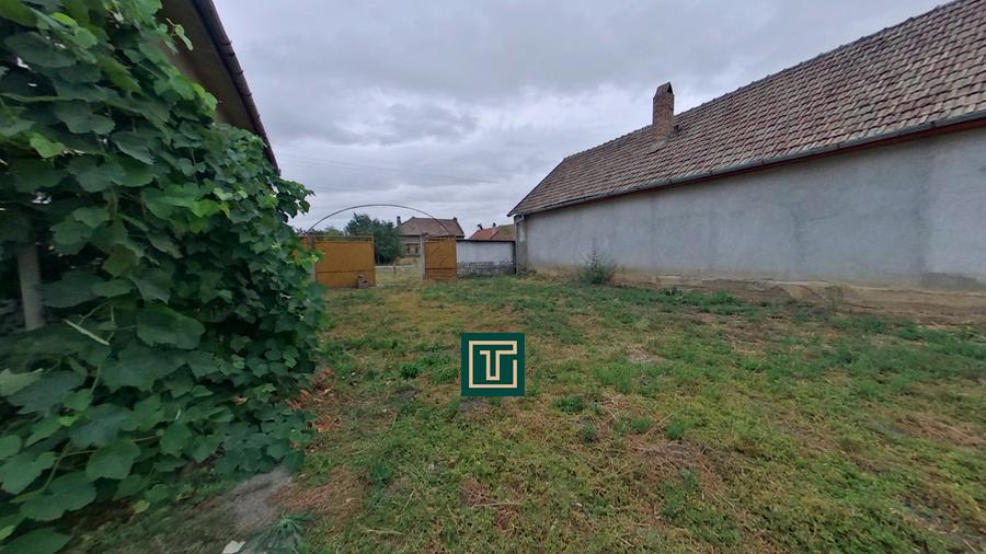 Casă tradițională cu teren generos în Secusigiu, județul Arad - 12