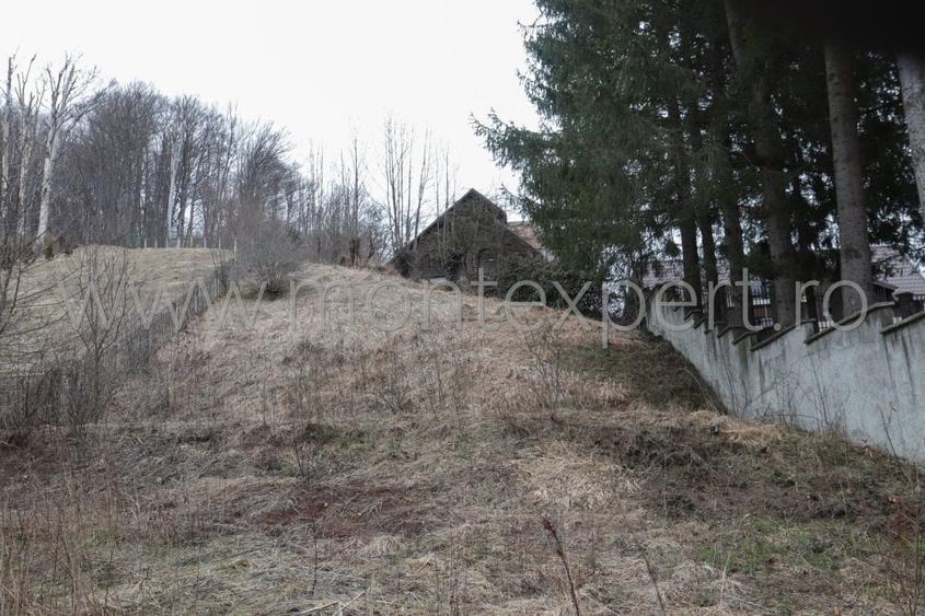 Teren&nbsp; de vanzare, in Busteni, zona centrala, foarte usor accesibil! - 2