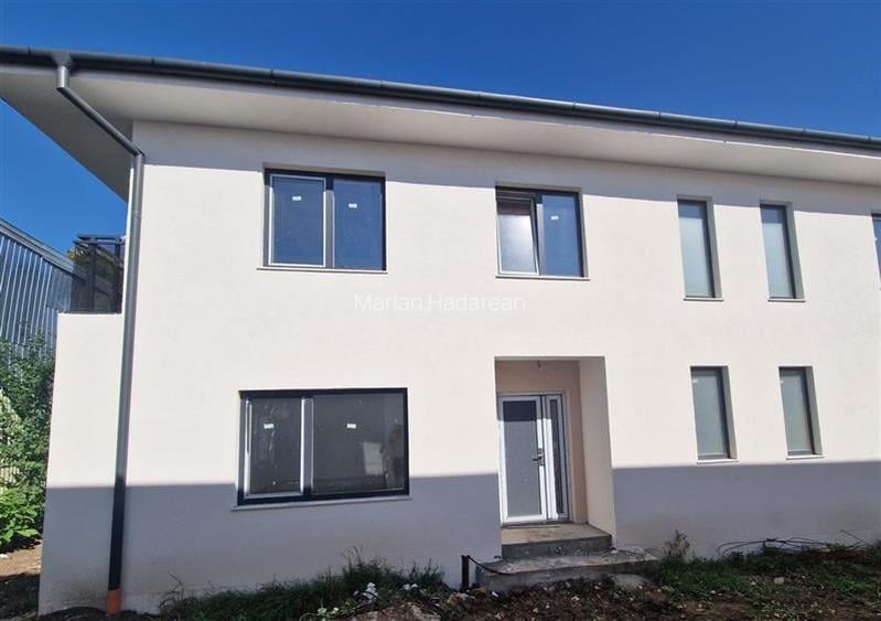 Vanzare casa tip duplex finalizata zona Unitatii Militare Floresti