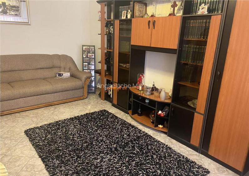 Apartament 4 camere , zona centrala -2 Stejari , decomandat Apartament 4 camere , zona centrala -2 Stejari , decomandat
