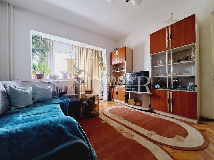 Apartament cu 3 camere semidecomandat în Circumvalațiunii Apartament cu 3 camere semidecomandat în Circumvalațiunii
