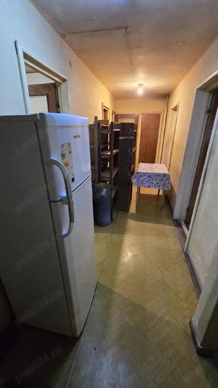 Proprietar vand apartament decomandat 3 camere 90 mp Brad zona Spitalul - 2