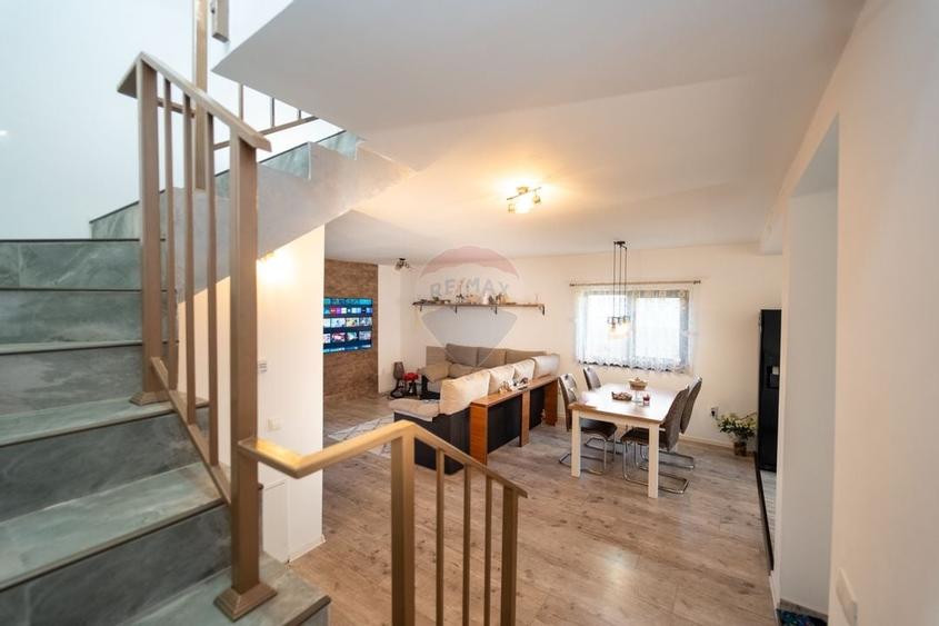 Comision 0%! | Proprietate cu terasa, semineu | 400 mp teren, Izvor! - 9