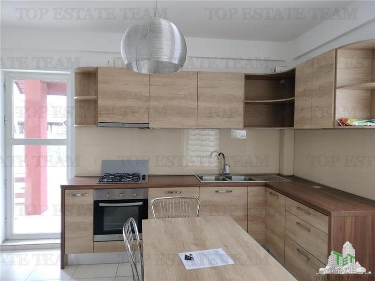 Casa de vanzare pe Erou Iancu Nicolae cu piscina - 10