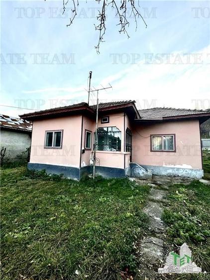 Casa 4 camere individuala cu 873 mp teren, ideal pentru investitie turistica, in - 1