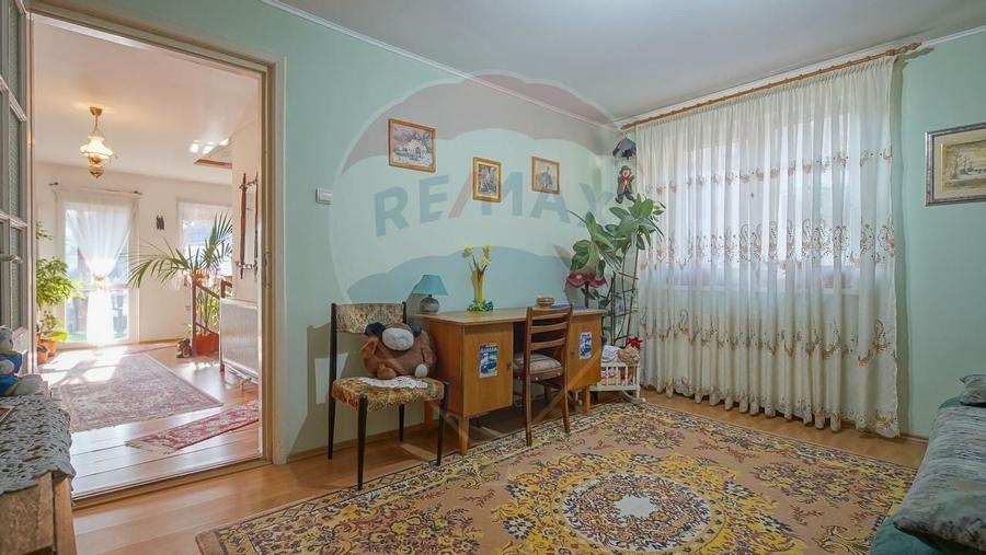 Casa spatioasa si practica, aproape natura si oras- Cartier Darste - 12