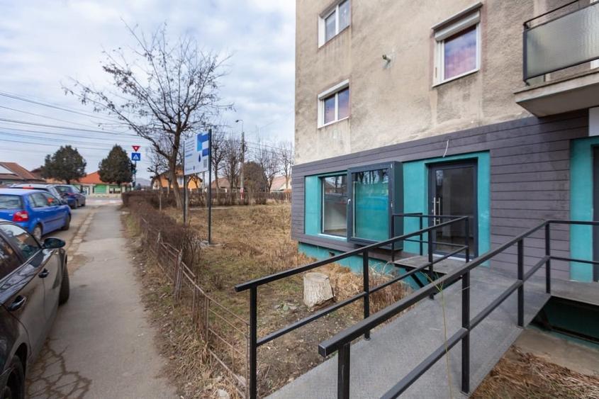 Spațiu comercial cu vizibilitate excelentă – ideal pentru francize și servicii, - 2