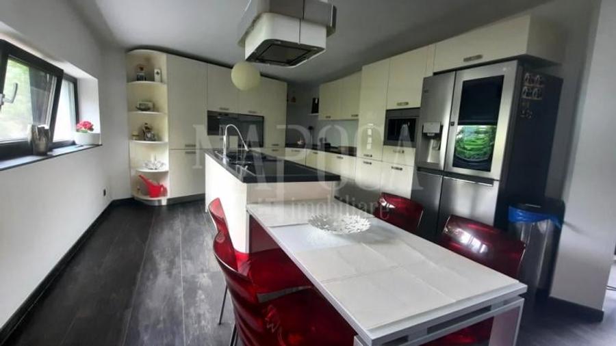 Casa 8 camere de inchiriat in Cetatea Fetei, Floresti - 11