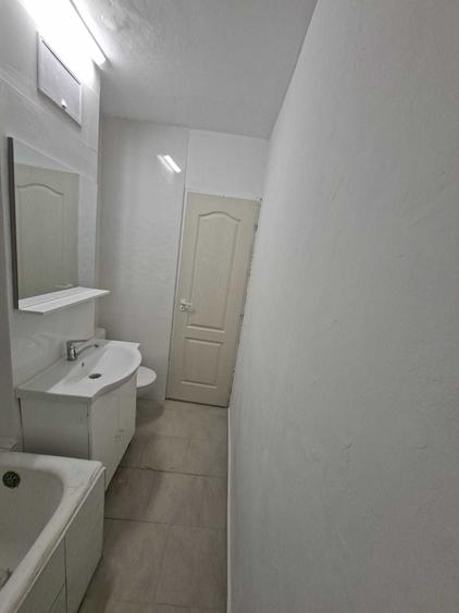 Garsoniera in bloc de apartamentele Petre Ispirescu str. Barca et 5/10 - 8