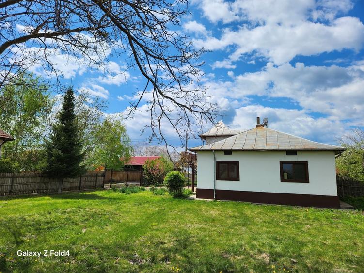 Casă cu 3 camere în Ciobănoaia