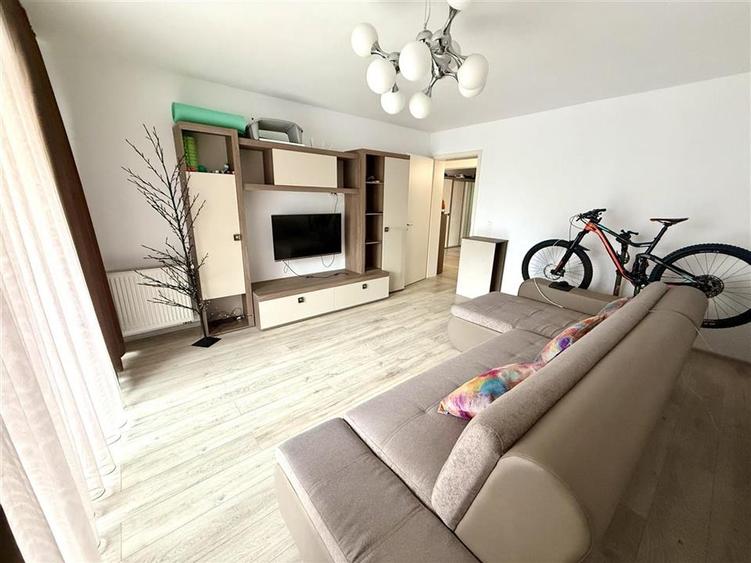 Apartament 3 Camere, Parcare, Coresi Kasper - 1