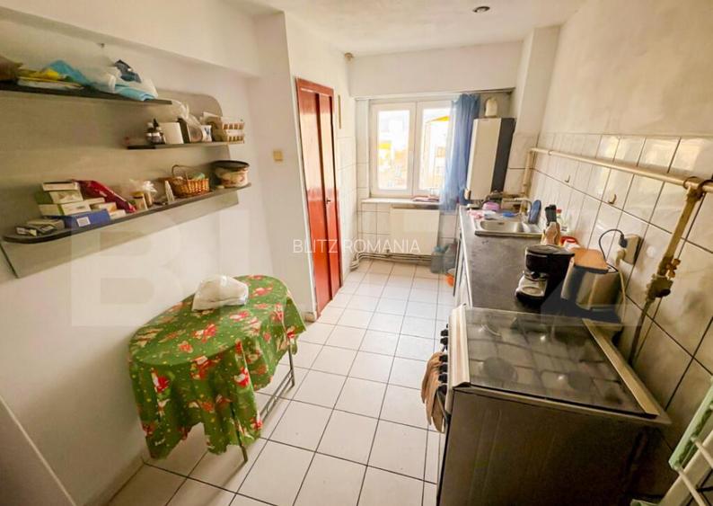 Apartament cu 4 camere, decomandat, zona Decebal