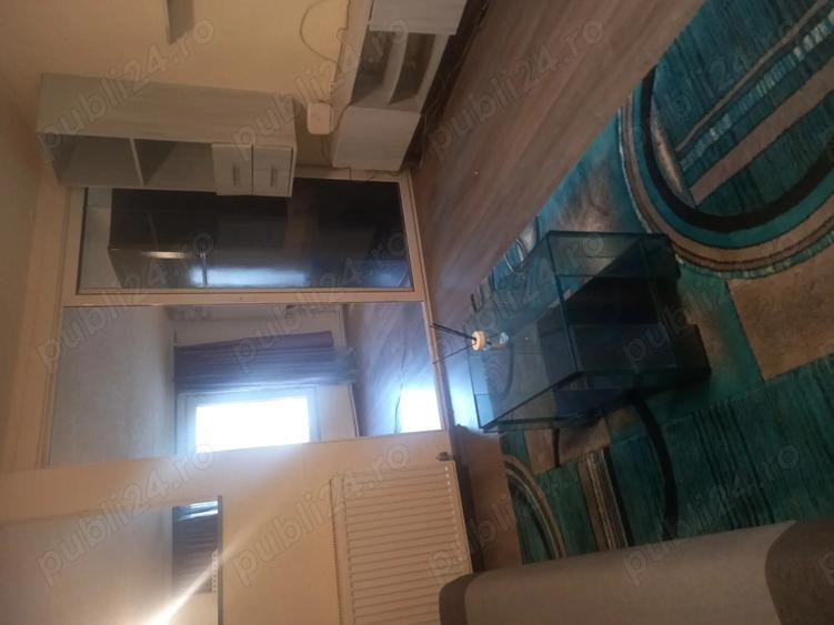 Garsoniera et 3 mansarda, 27 m.Toate utilitatile,renovata,spatioasa.3 min de piata Rahova.15 min Cen - 3