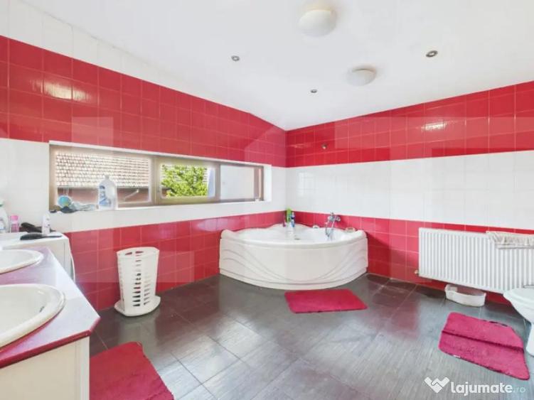 Casa compusa din doua apartamente, de vanzare, cu 8 camere, - 2